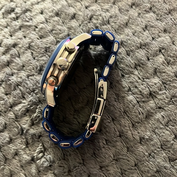 Watch - Picture 4 of 5